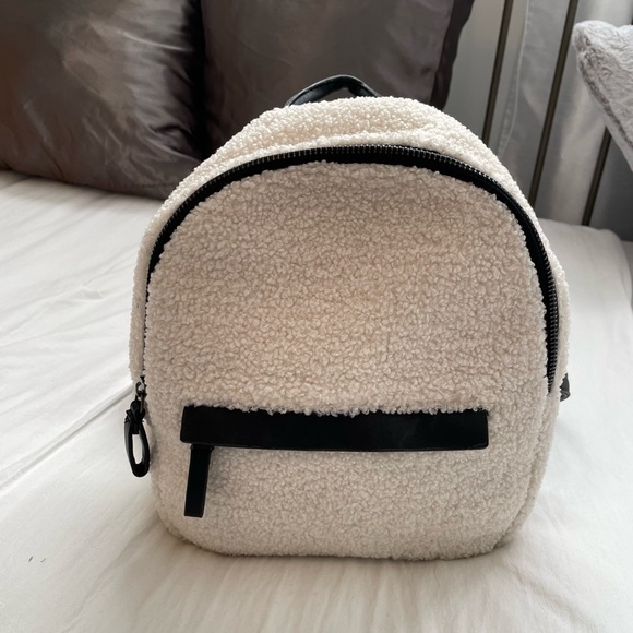 mandees mini backpack - Picture 4 of 4